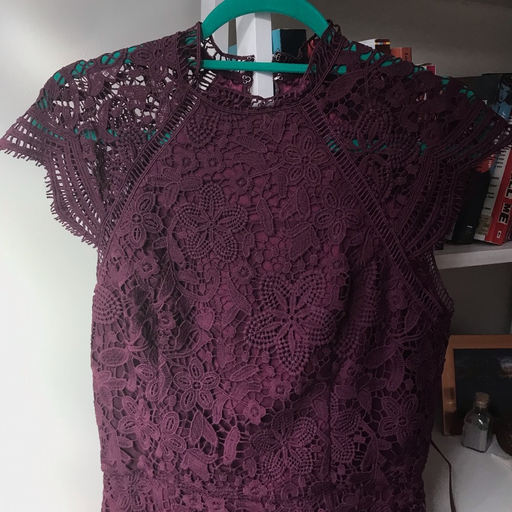 Chi Chi London Burgundy Scalloped Lace Pencil Dress US 6 (UK 10) Tall